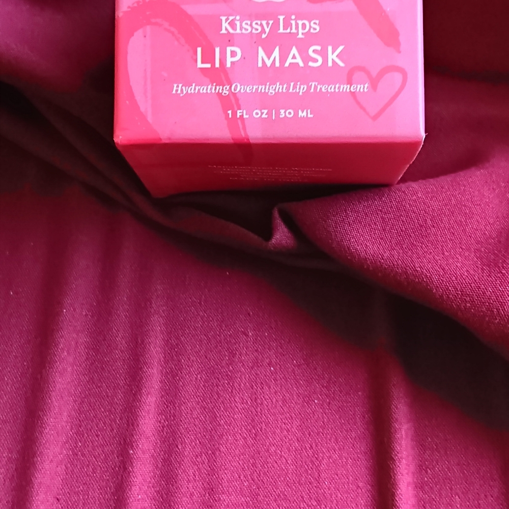 Lip Mask - Picture 5 of 5